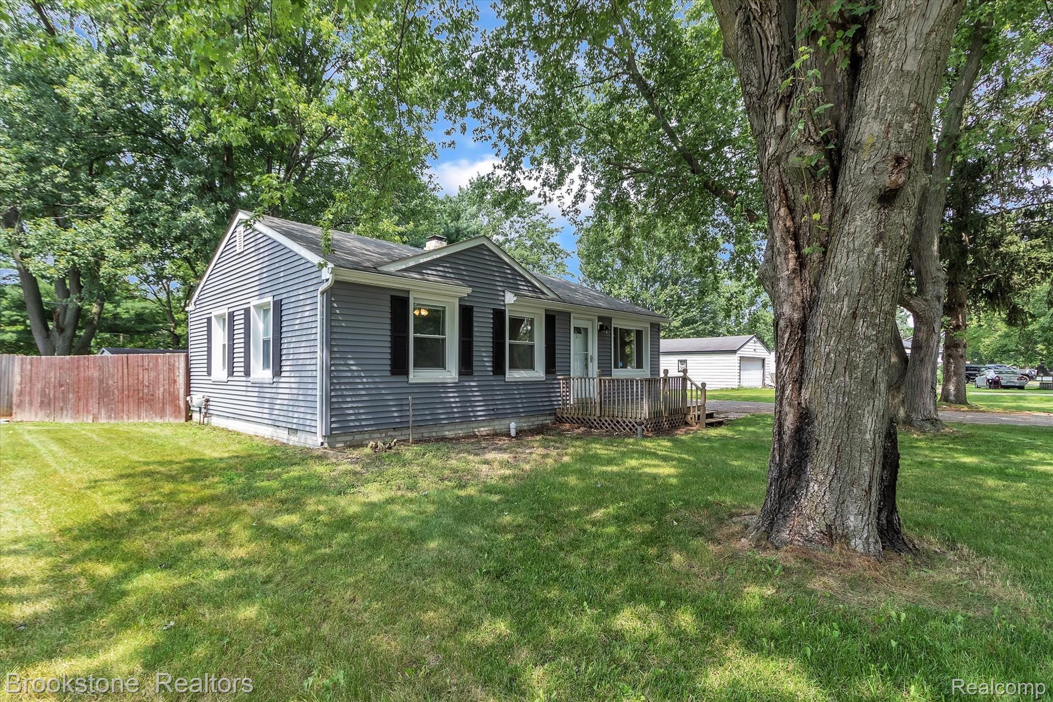 5219 Sashabaw Road Clarkston, MI 48346 - Photo 2 of 35 02-5219-Sashabaw-Rd-Windowstill-Real-Estate-Photography-2.jpg