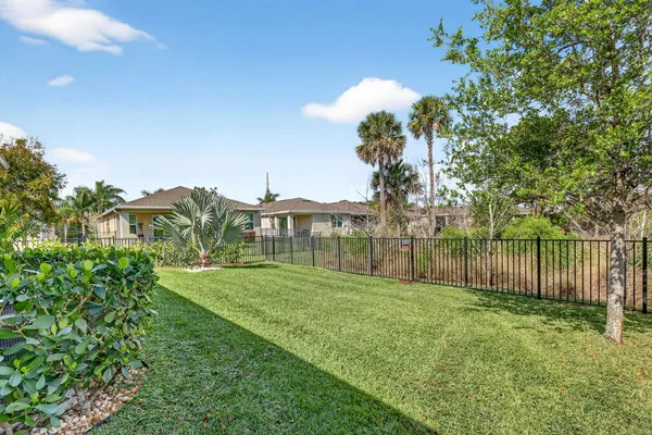 $599,900 | 7246 Southeast Pine Valley Court, Hobe Sound, FL 33455