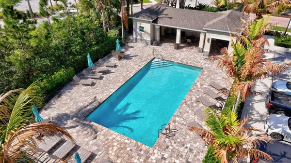 $599,900 | 7246 Southeast Pine Valley Court, Hobe Sound, FL 33455