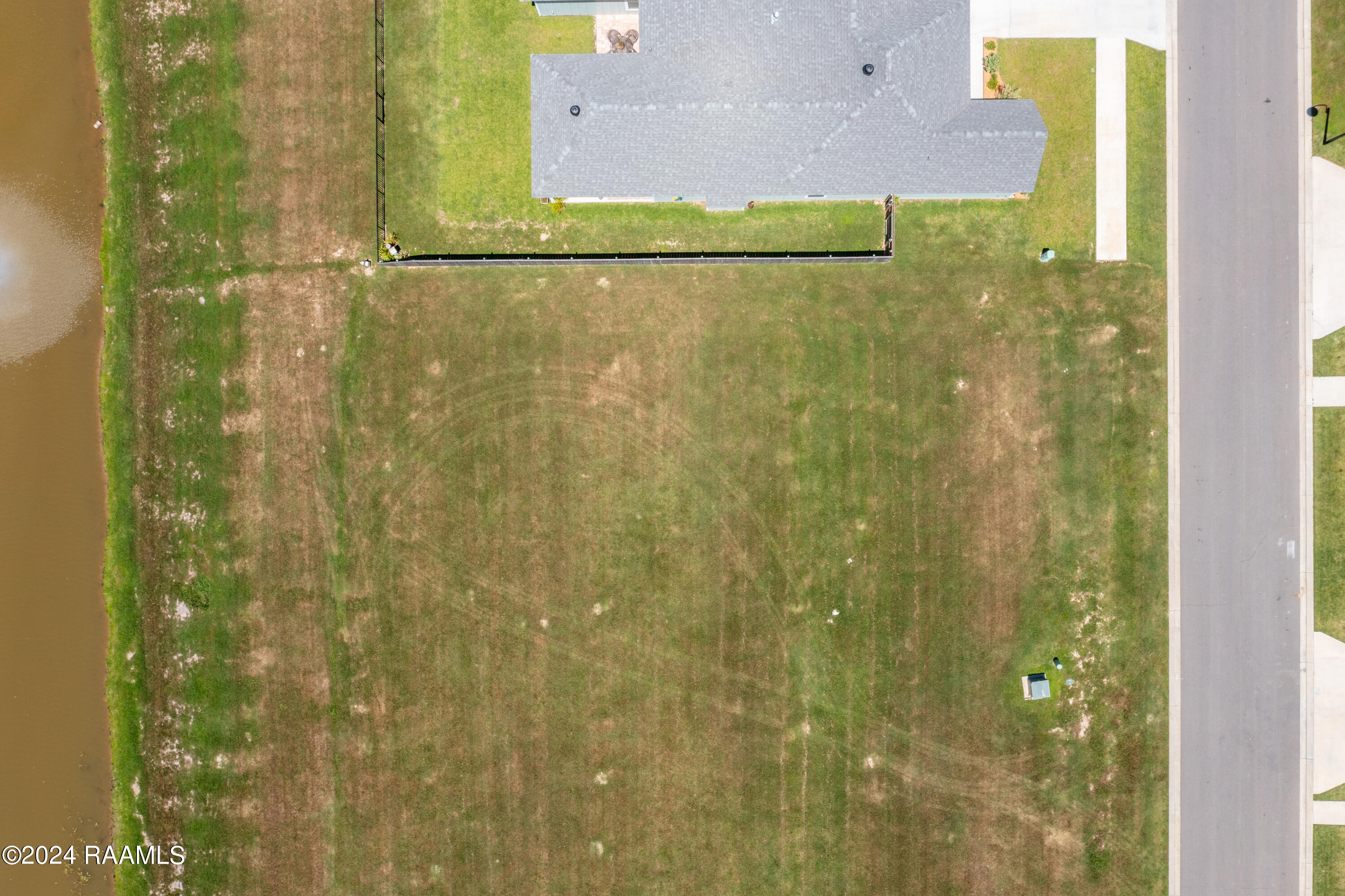 106 Breakers Way Scott, LA 70583 - Photo 3 of 5 106BreakersWay-4