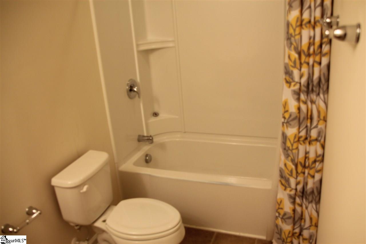 27 Granite Lane Greenville, SC 29607 - Photo 22 of 32 Gallery Image 22