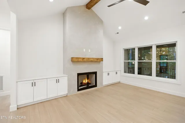 $819,900 | 238 Gadusi Way, Loudon, TN 37774