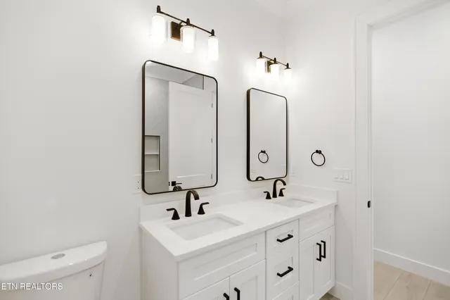 $819,900 | 238 Gadusi Way, Loudon, TN 37774