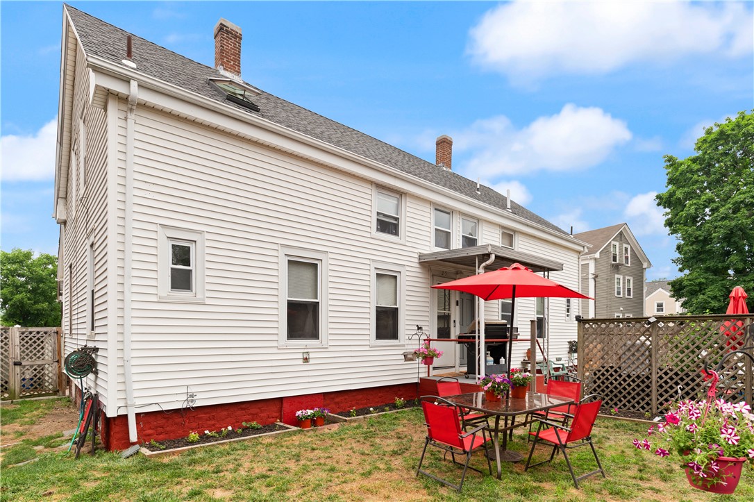 25 Davis Street Warren, RI 02885 - Photo 3 of 27 Gallery Image 3