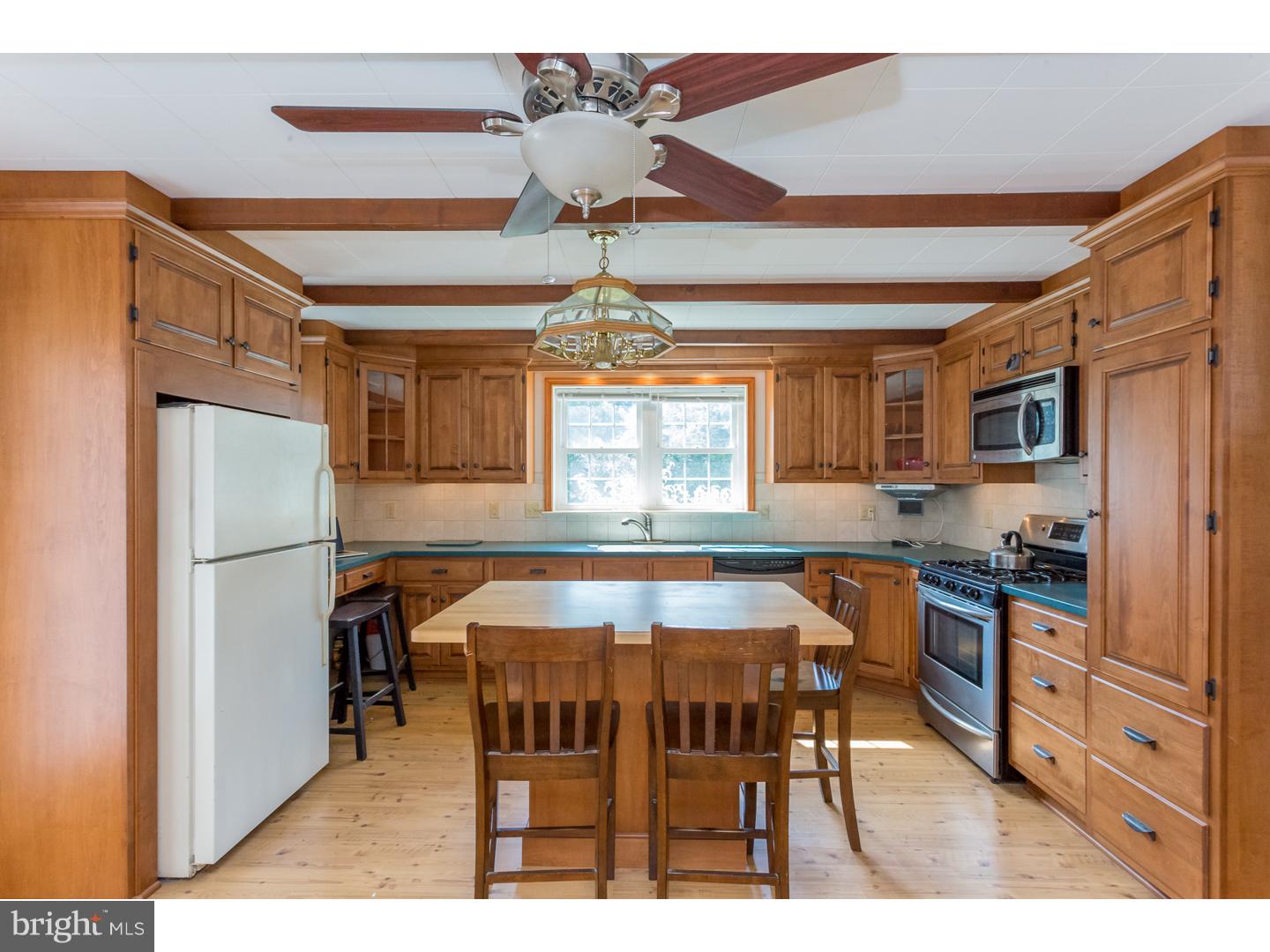 2405 Hopewell Road Elverson, PA 19520 - Photo 5 of 21 Gallery Image 5