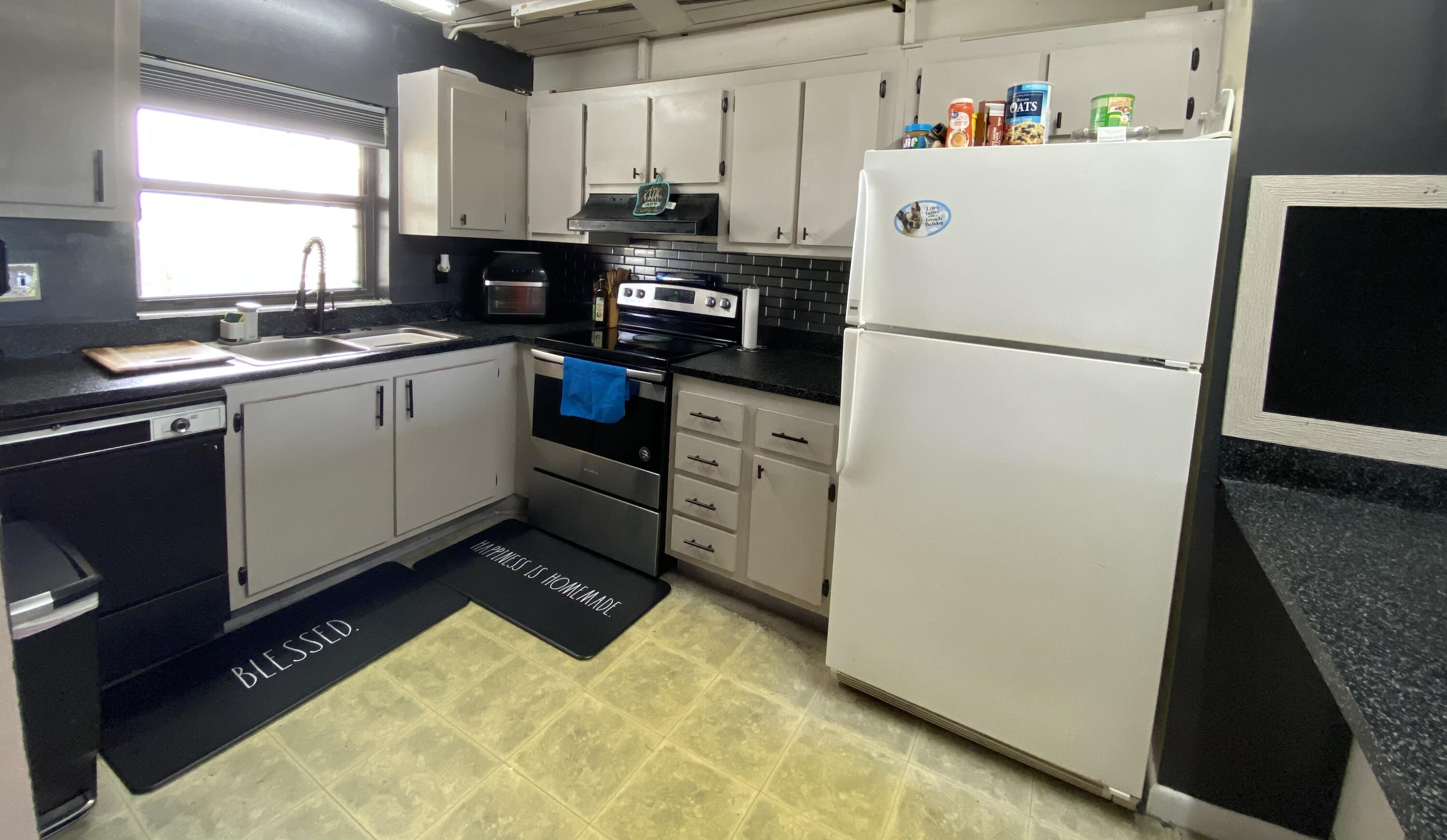1981 Woolbright Road, Unit E205 Boynton Beach, FL 33426 - Photo 7 of 11 66A78564-5FBA-4ADA-8A90-EF34AD95E448