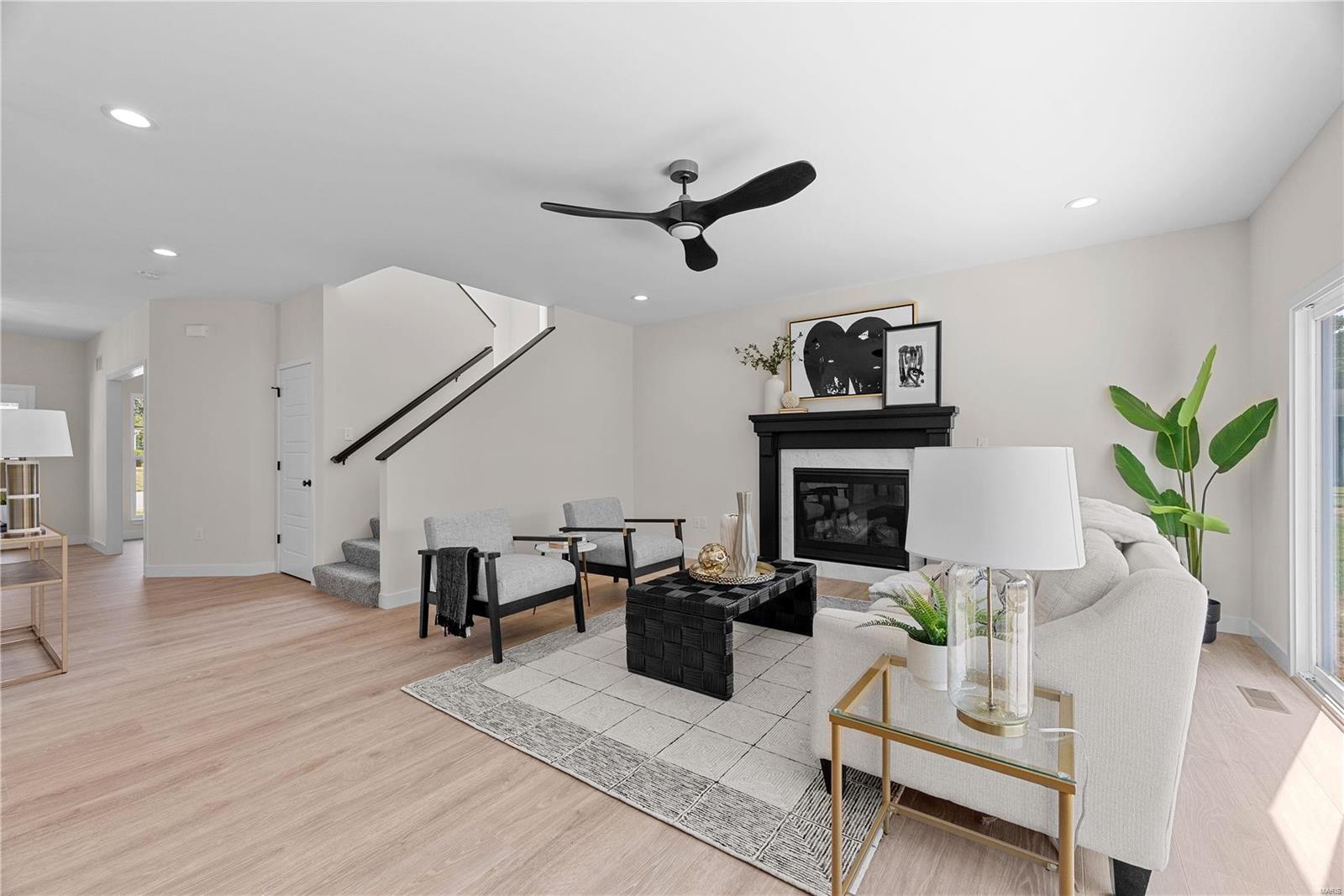 401 Mayfair Drive Ballwin, MO 63011 - Photo 3 of 31