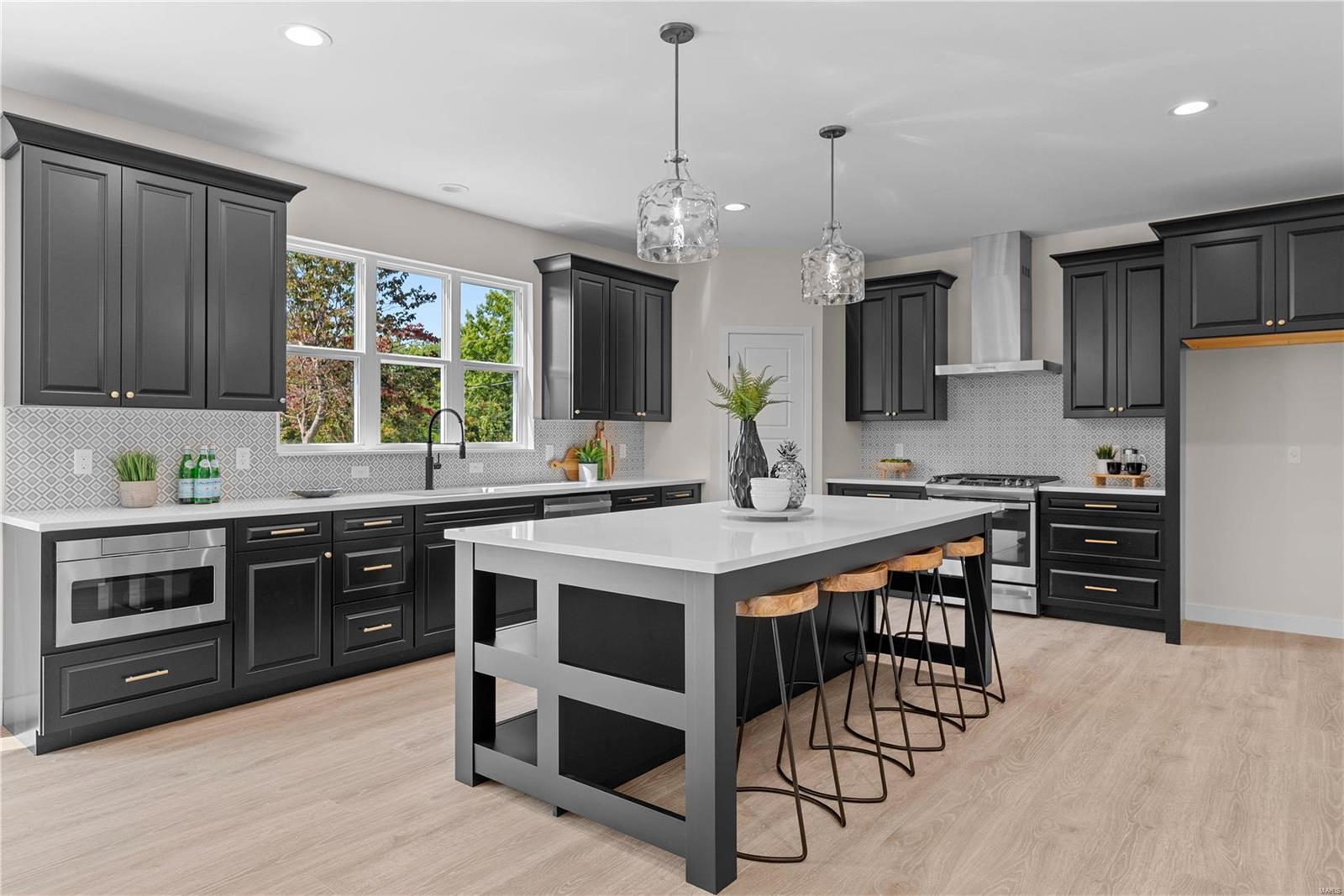 401 Mayfair Drive Ballwin, MO 63011 - Photo 4 of 31