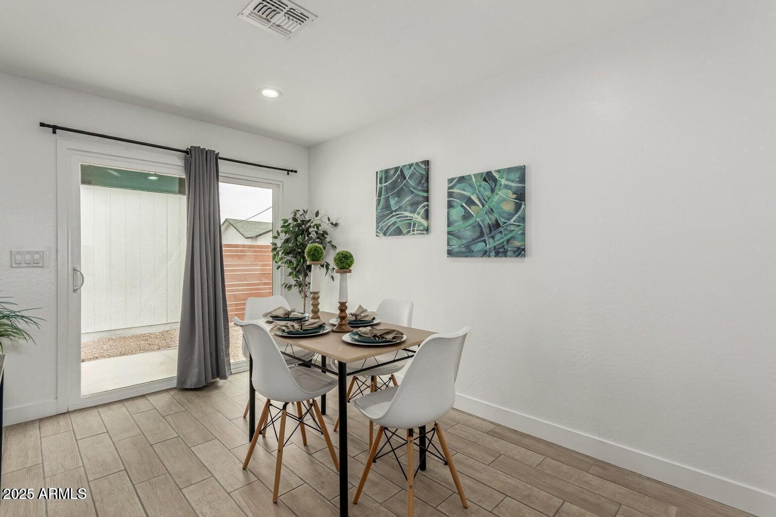 2210 East Alta Vista Road Phoenix, AZ 85042 - Photo 9 of 16 20250924203719922562000000-o