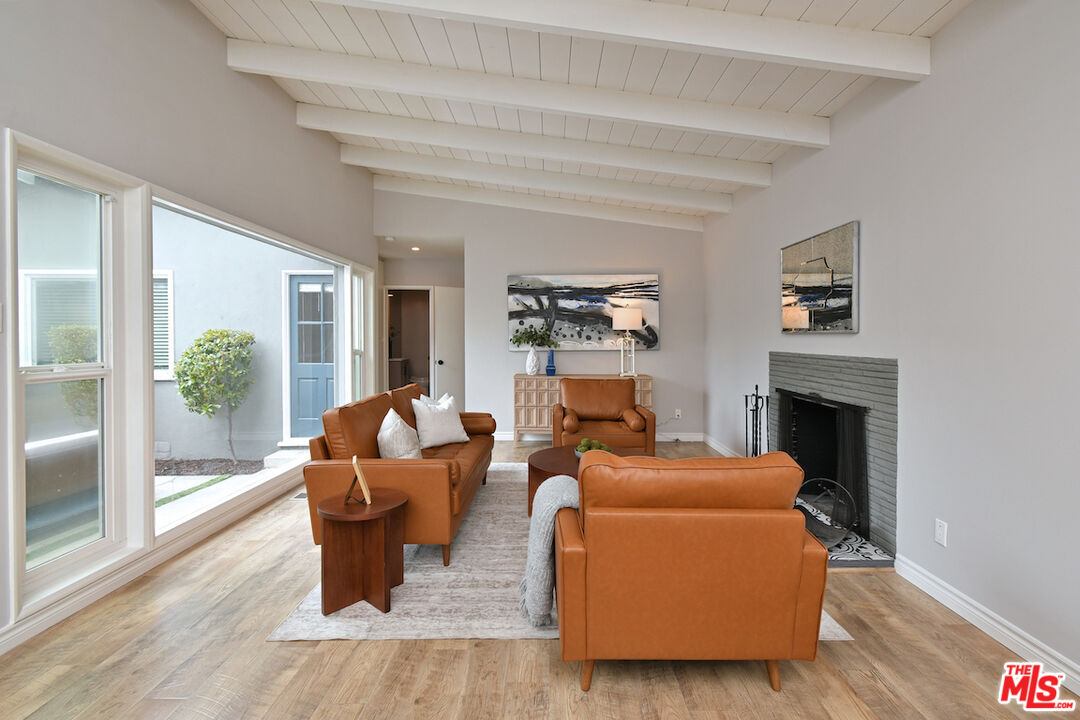 7014 Ramsgate Avenue Los Angeles, CA 90045 - Photo 7 of 41