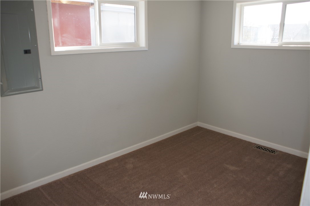 3484 Harris Road Southeast Port Orchard, WA 98366 - Photo 14 of 22 Gallery Image 14