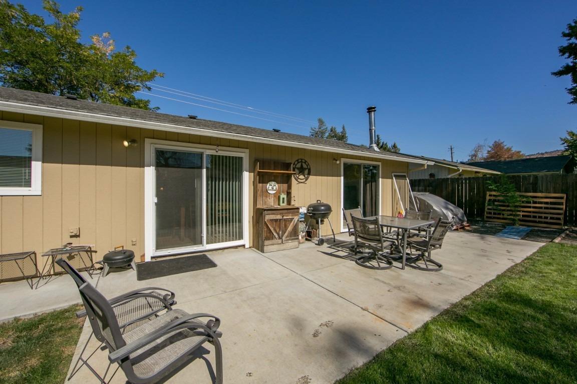 2614 Delta Waters Road Medford, OR 97504 - Photo 9 of 28 Additional Photo