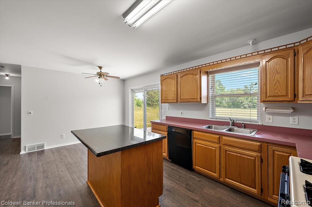 5714 5 Lakes Road North Branch, MI 48461 - Photo 25 of 38 Gallery Image 25
