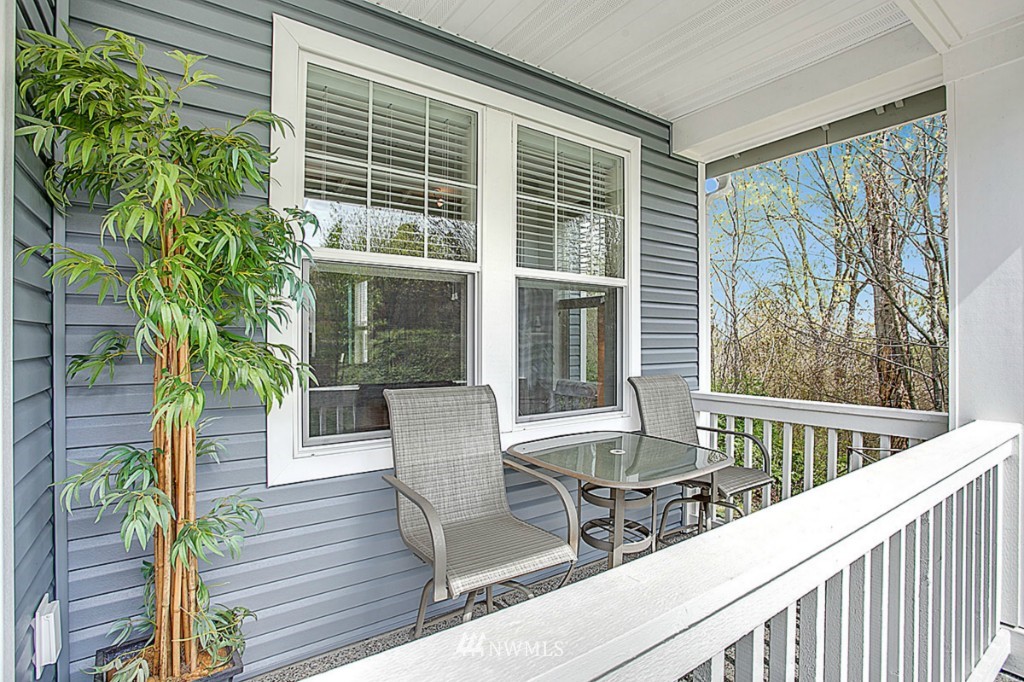 6440 High Point Drive Southwest Seattle, WA 98126 - Photo 3 of 25 Gallery Image 3