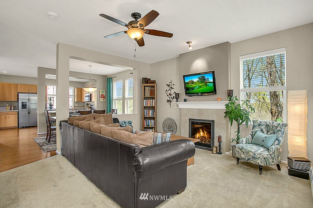6440 High Point Drive Southwest Seattle, WA 98126 - Photo 4 of 25 Gallery Image 4