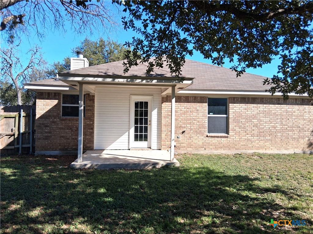 5605 Bald Ridge Court Killeen, TX 76542 - Photo 2 of 17 a front view of a house with a yard
