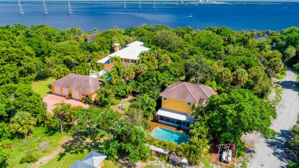 $5,200,000 | 8073 South Indian River Drive, Fort Pierce, FL 34982