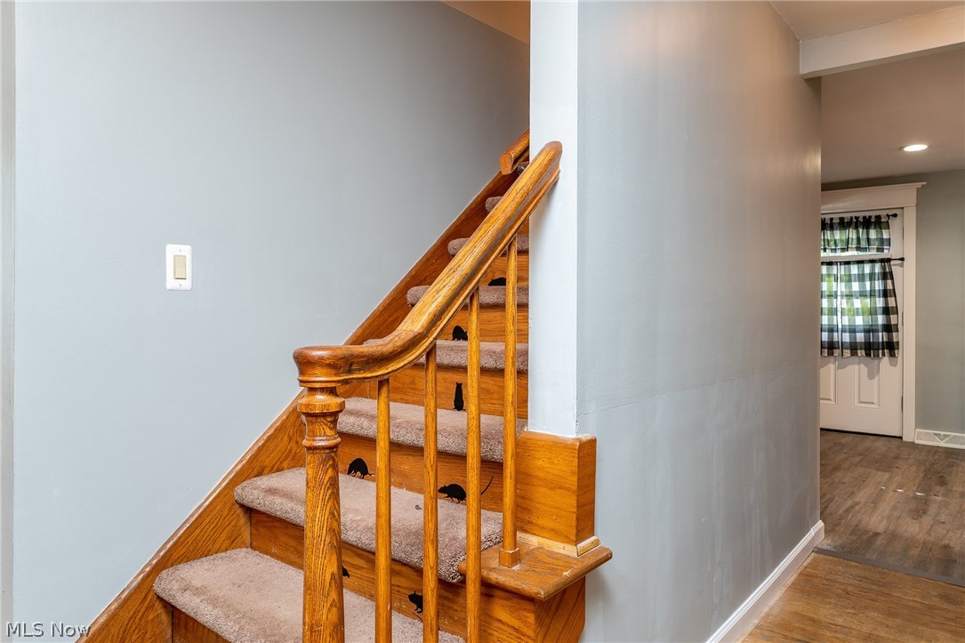 3046 Lake Road Silver Lake, OH 44224 - Photo 3 of 19