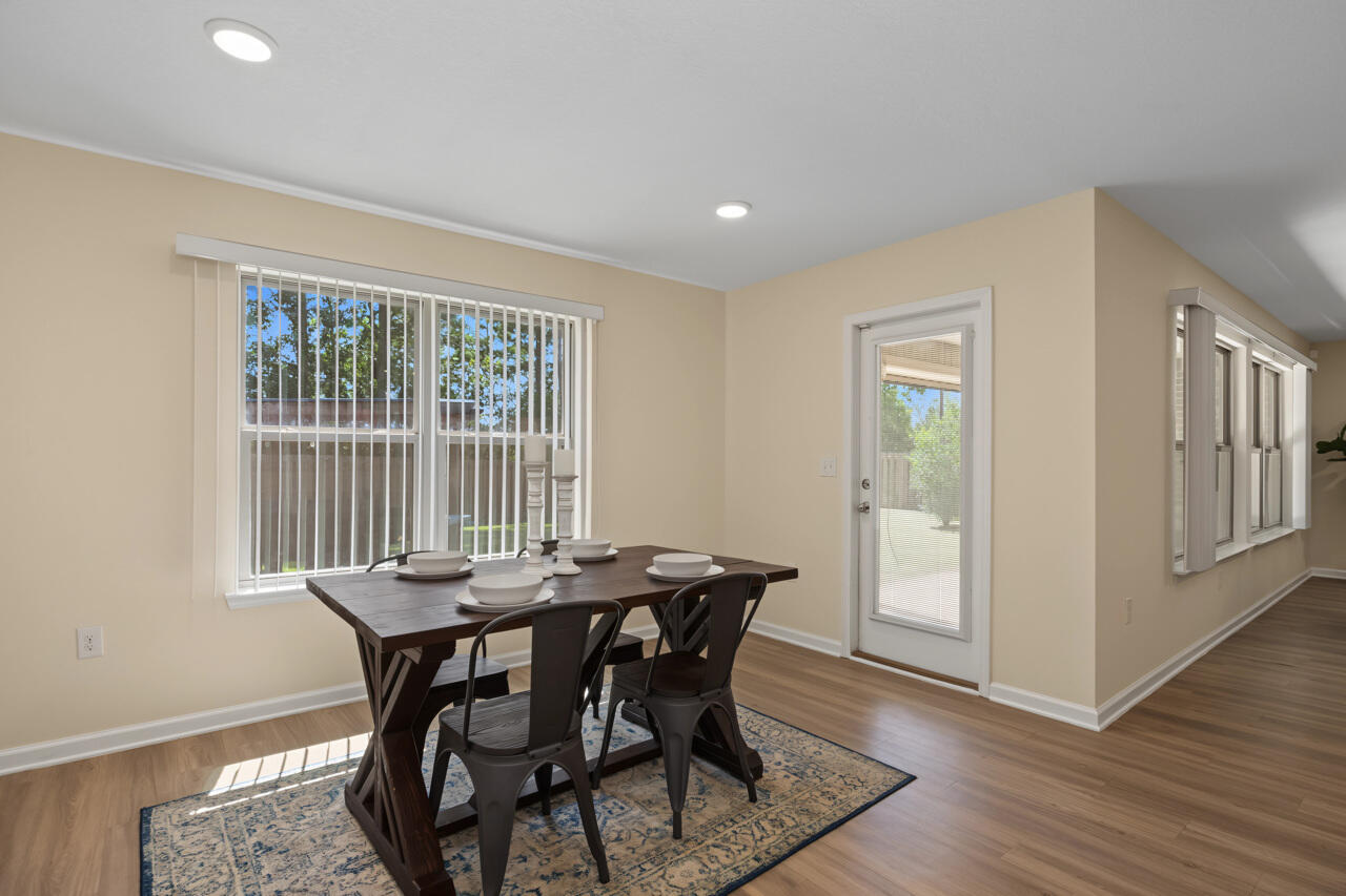 352 Merlin Court Crestview, FL 32539 - Photo 17 of 59 20-20