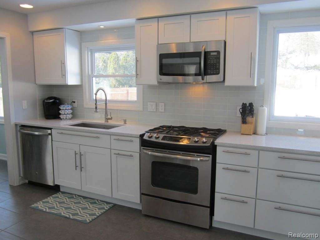 754 Birch Tree Lane Rochester Hills, MI 48306 - Photo 10 of 53