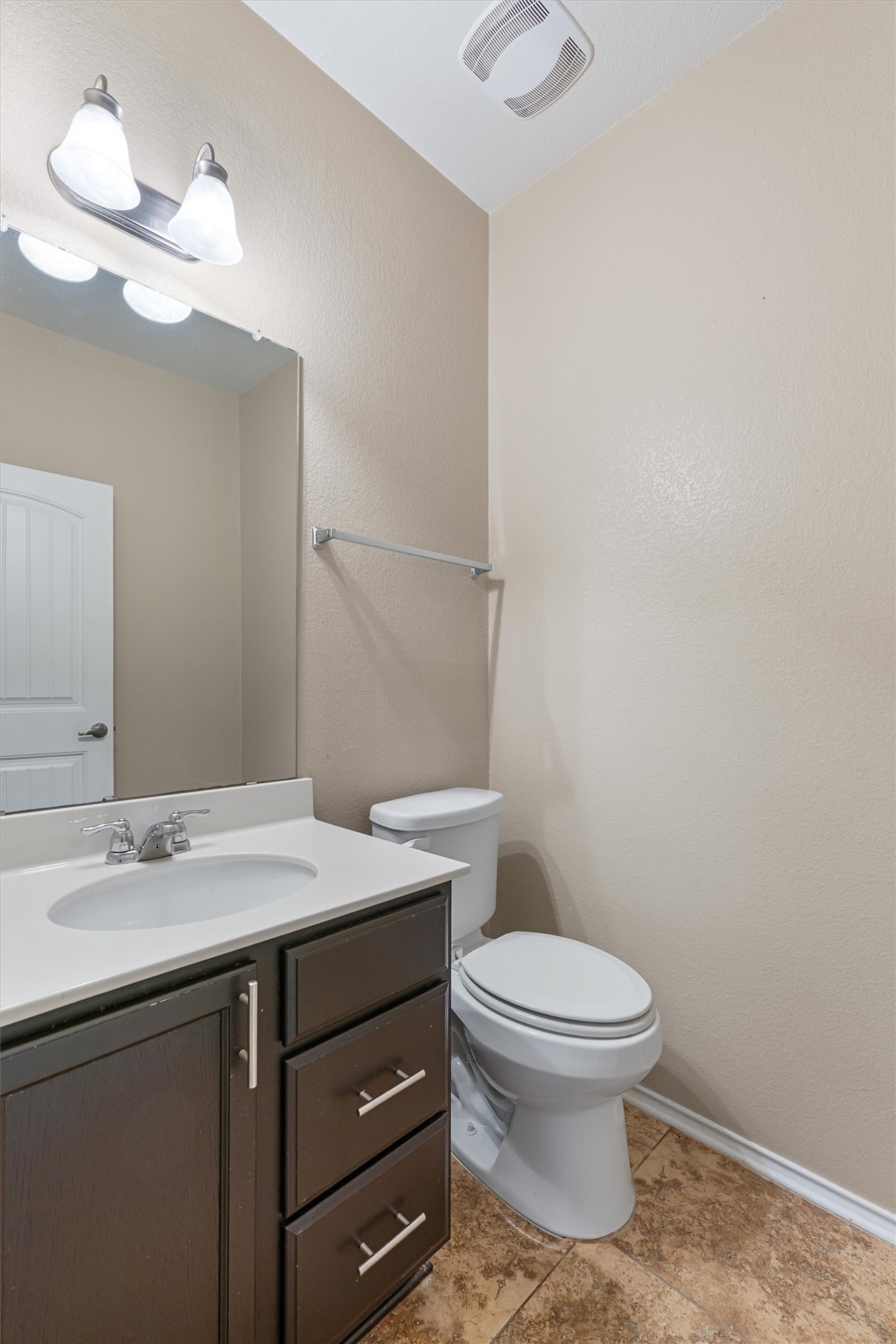 11224 Dunlop Terrace Austin, TX 78754 - Photo 16 of 37 Half bath