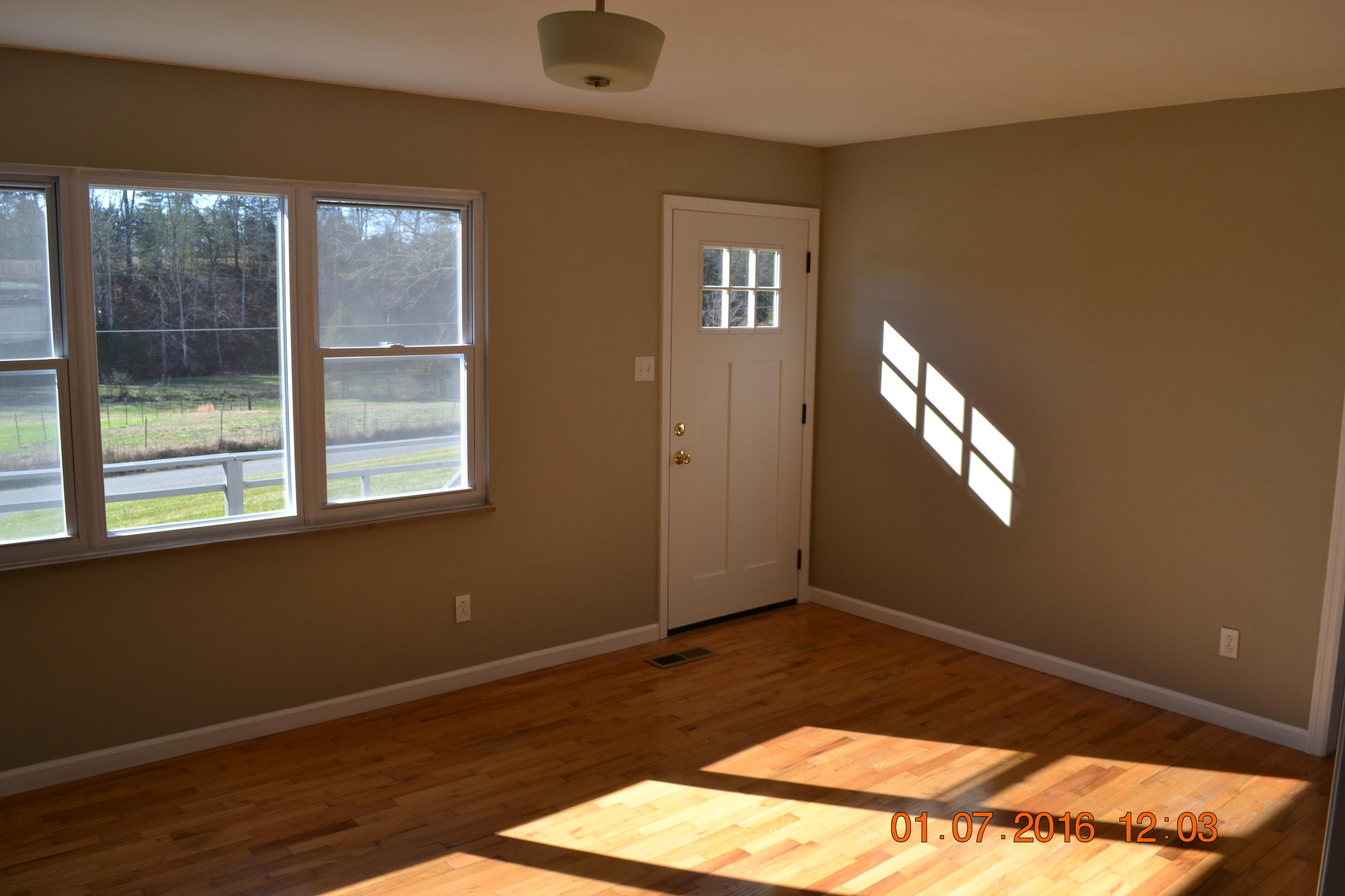 8118 Jim Wolfe Road Corryton, TN 37721 - Photo 5 of 14 DSC_0028