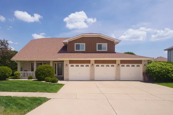$399,900 | 22021 Neptune Lane, Richton Park, IL 60471