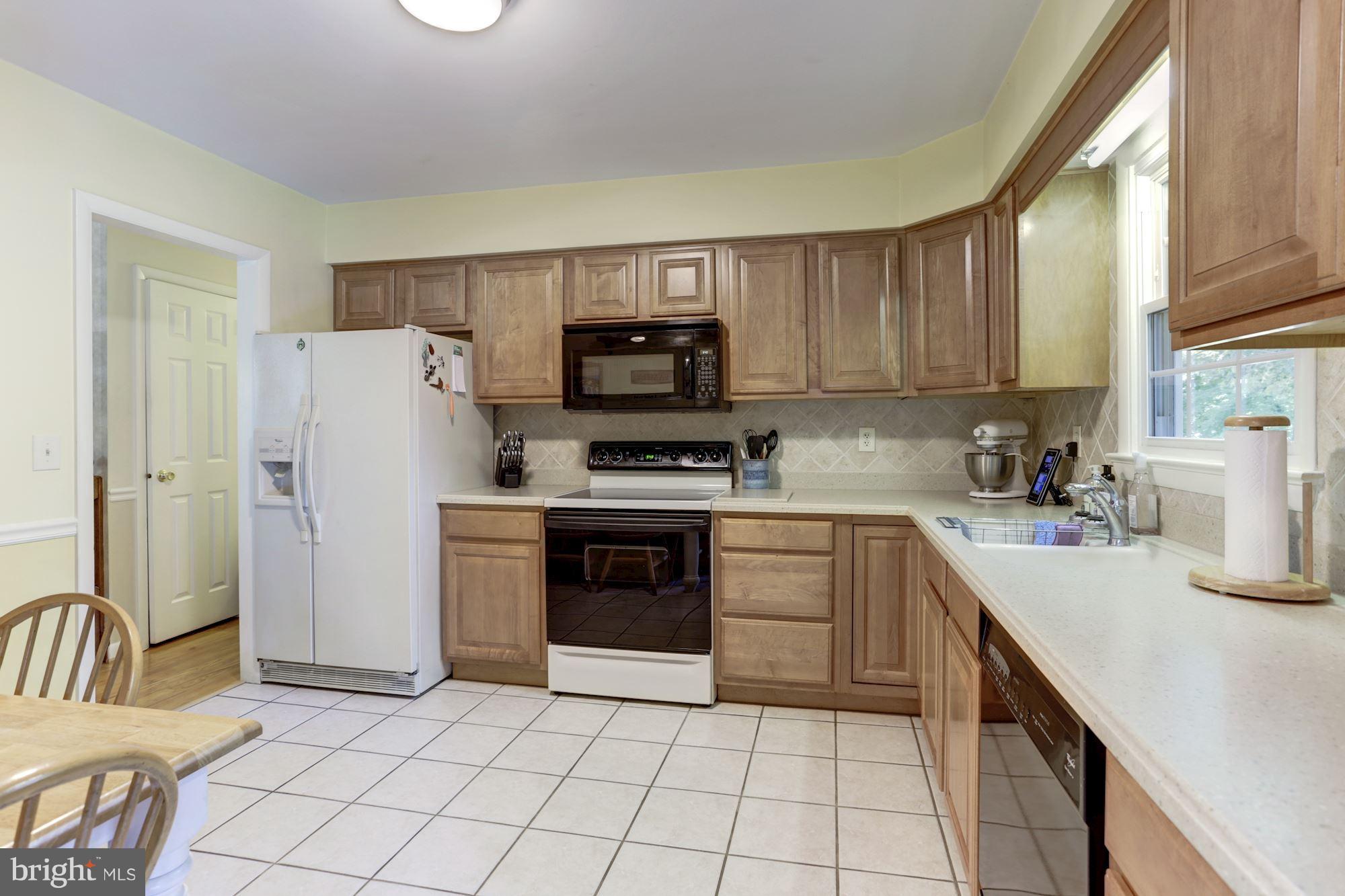 108 Claiborne Road Edgewater, MD 21037 - Photo 8 of 30 Kitchen