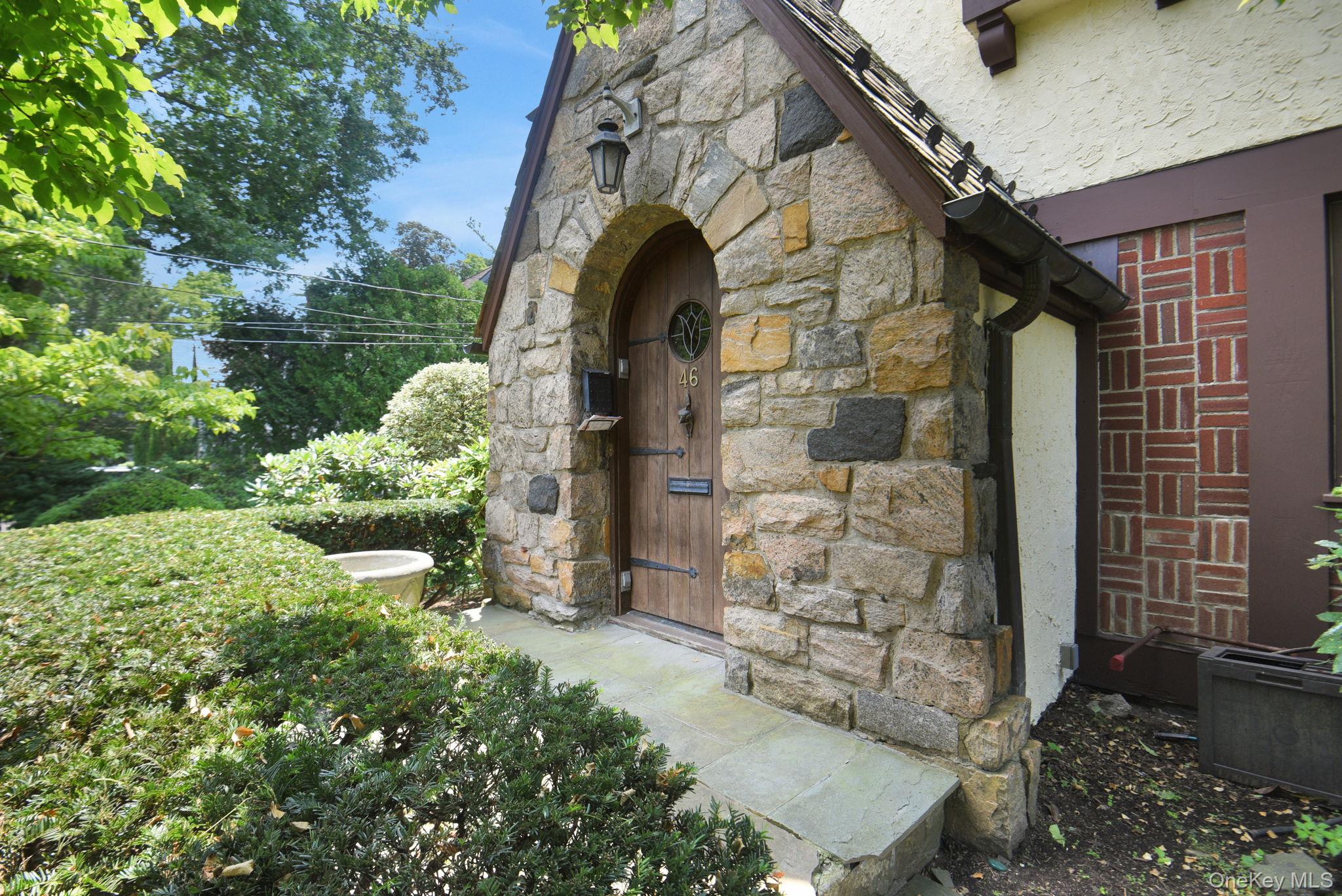 46 Fenimore Road Scarsdale, NY 10583 - Photo 4 of 40
