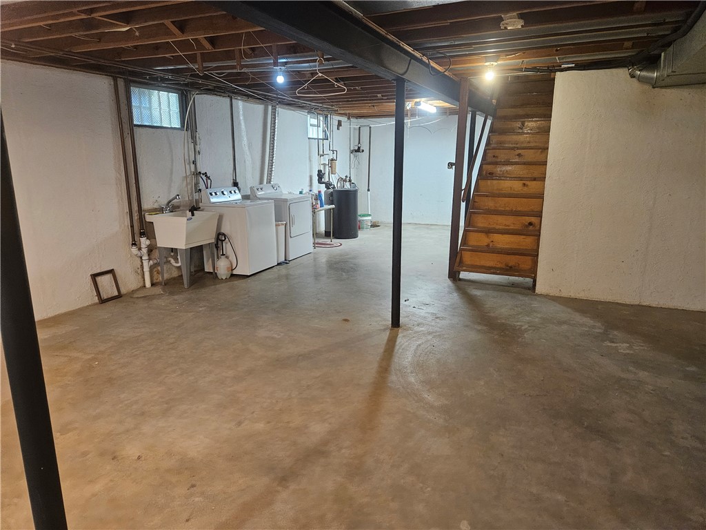 3998 Willowcrest Road Beavercreek, OH 45430 - Photo 38 of 41 This spacious basement offers ample room for utility and future expansion.