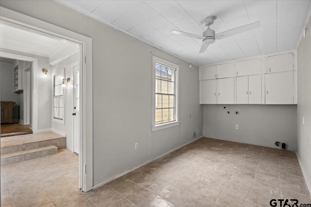 2707 Dudley Road Kilgore, TX 75662 - Photo 14 of 29 a view of an empty room with a window