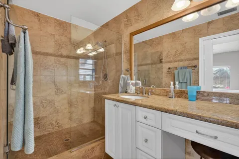 $569,900 | 5875 Sun Pointe Circle, Boynton Beach, FL 33437