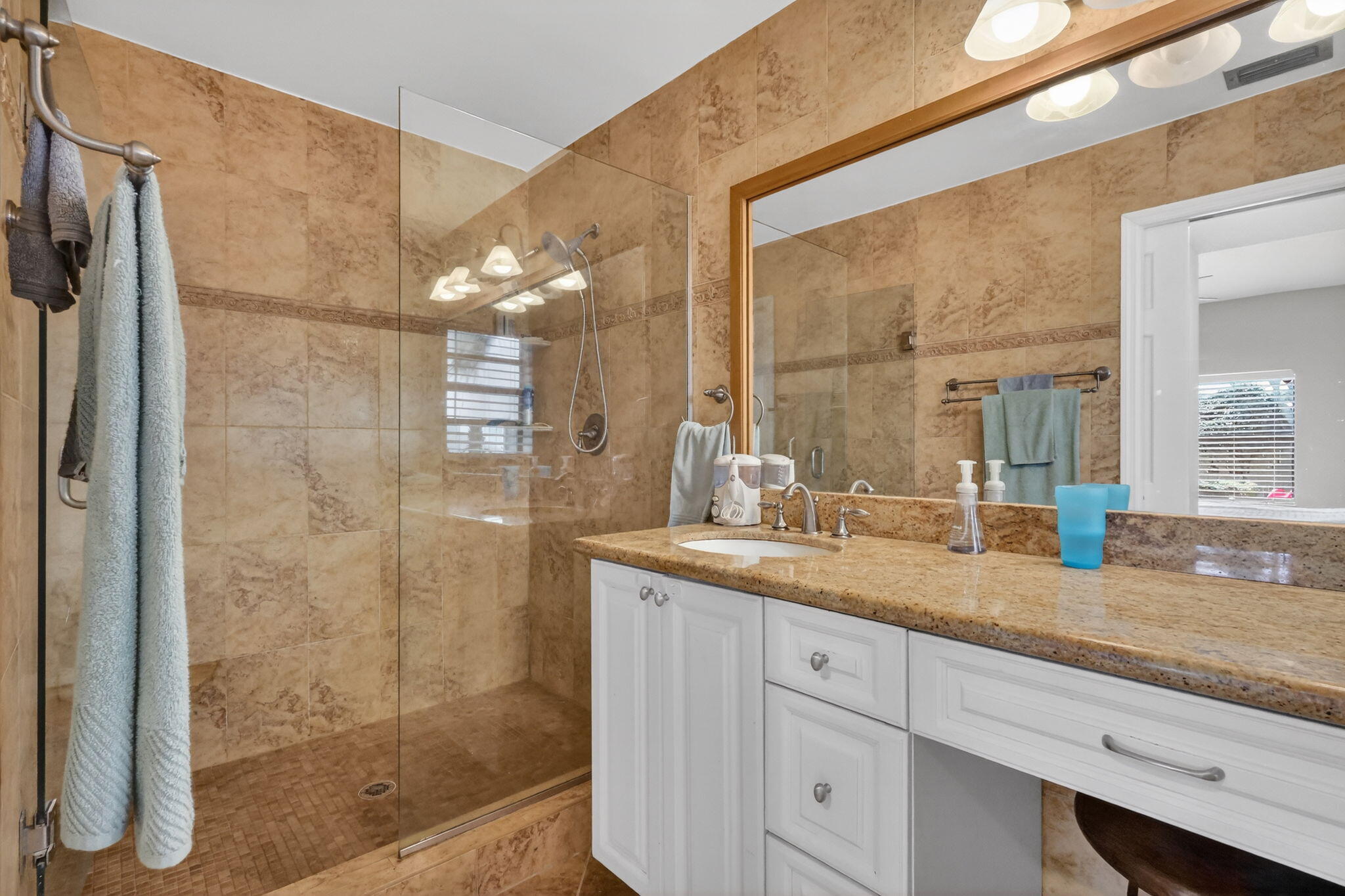 5875 Sun Pointe Circle Boynton Beach, FL 33437 - Photo 19 of 49 14-web-or-mls-F14A1019