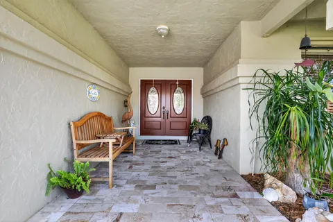 $569,900 | 5875 Sun Pointe Circle, Boynton Beach, FL 33437