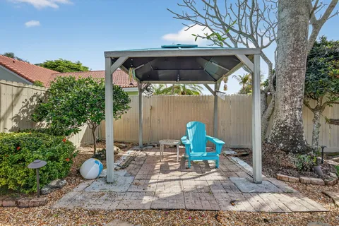 $569,900 | 5875 Sun Pointe Circle, Boynton Beach, FL 33437