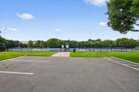 $569,900 | 5875 Sun Pointe Circle, Boynton Beach, FL 33437