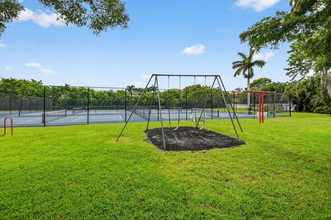 $569,900 | 5875 Sun Pointe Circle, Boynton Beach, FL 33437