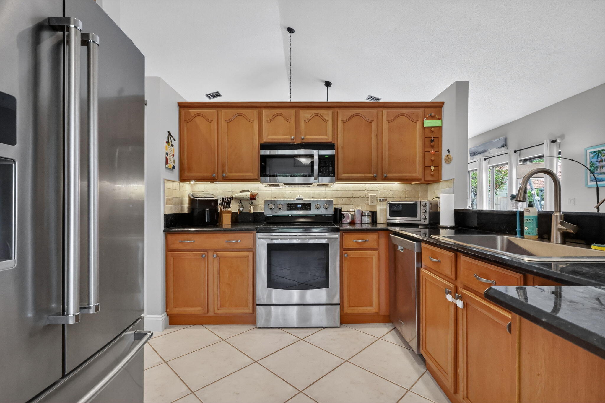 5875 Sun Pointe Circle Boynton Beach, FL 33437 - Photo 6 of 49 23-web-or-mls-F14A1142