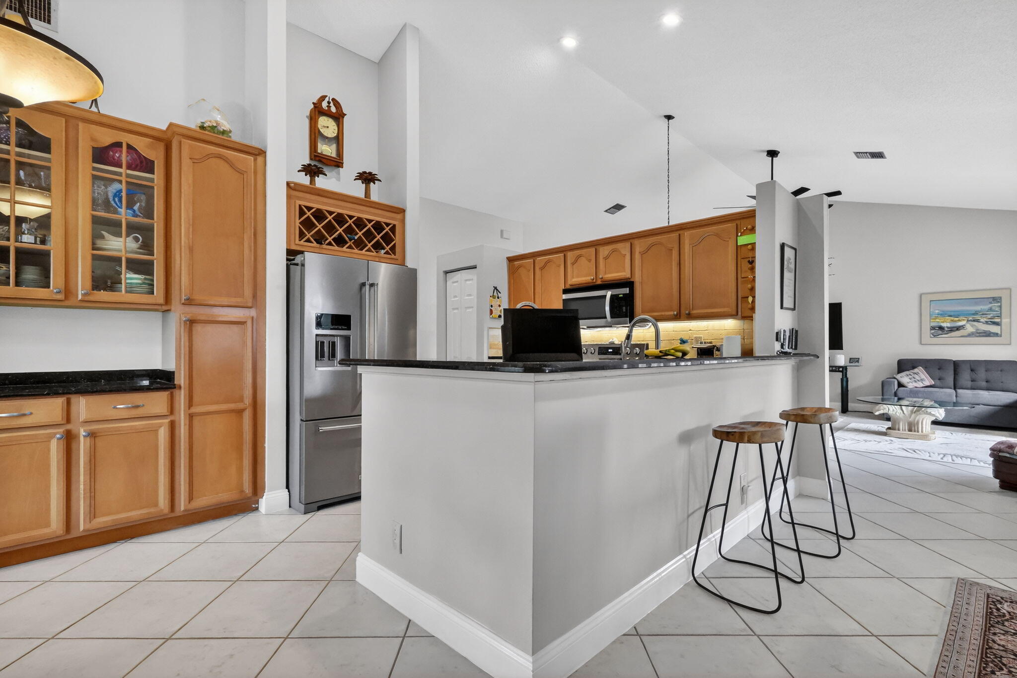 5875 Sun Pointe Circle Boynton Beach, FL 33437 - Photo 8 of 49 21-web-or-mls-F14A1124