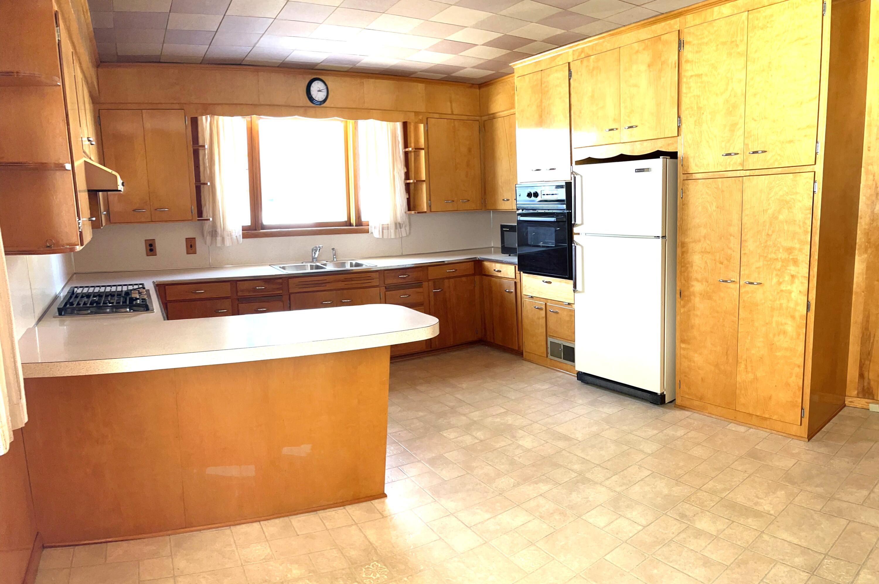 106 North Erie Street Three Rivers, MI 49093 - Photo 7 of 21 IMG_4505