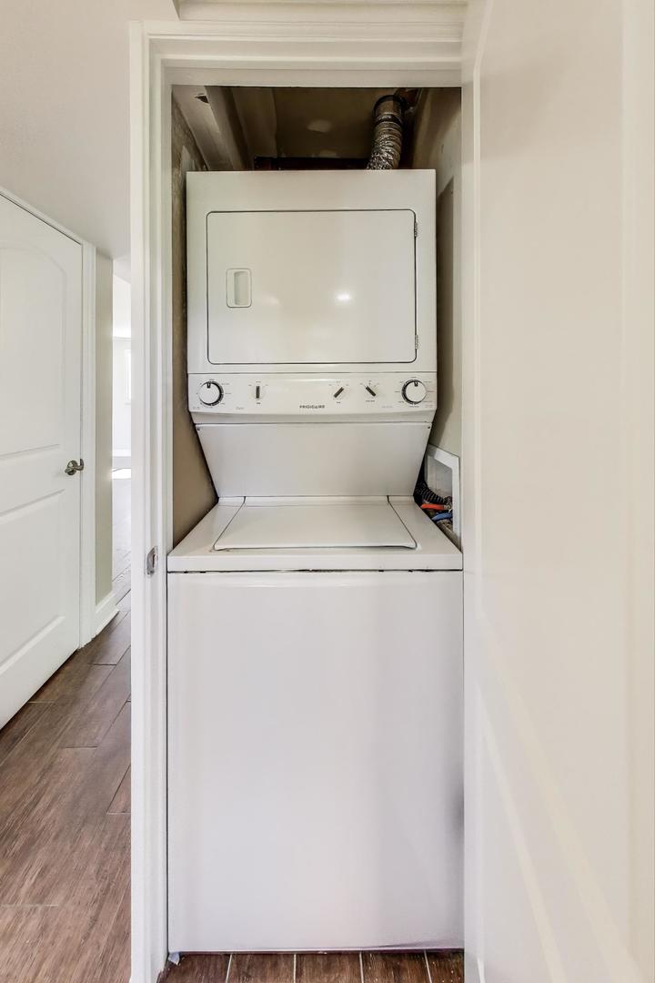 600 Long Road Glenview, IL 60025 - Photo 17 of 33 a view of washer and dryer