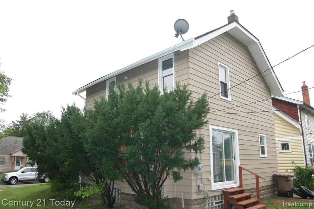 77 East Rutgers Avenue Pontiac, MI 48340 - Photo 3 of 23 Gallery Image 3