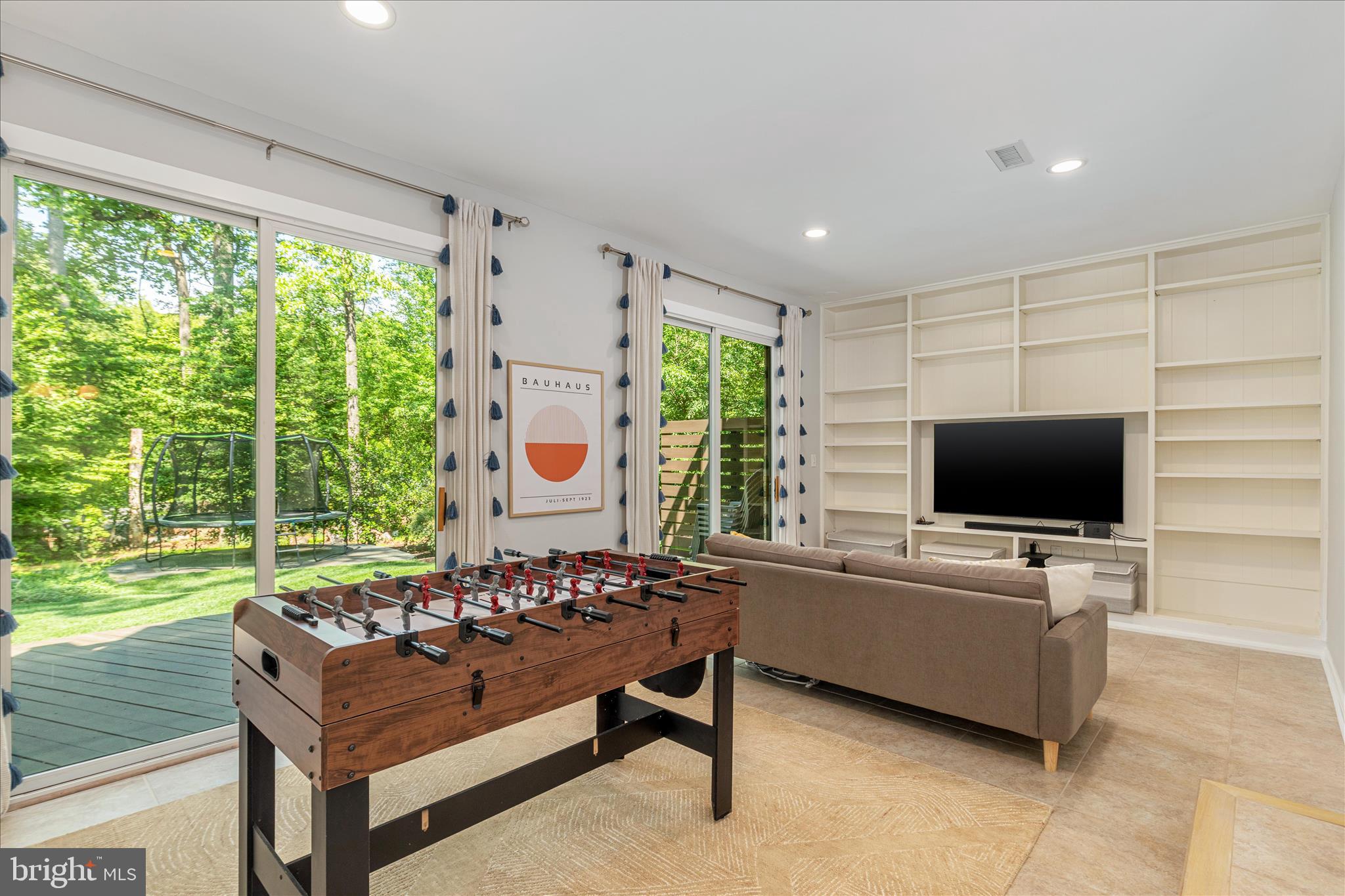 12108 Quorn Lane Reston, VA 20191 - Photo 18 of 91 Family Room | Main Level