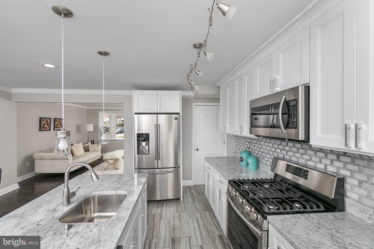 5719 Edgepark Road Baltimore, MD 21239 - Photo 1 of 24 Kitchen