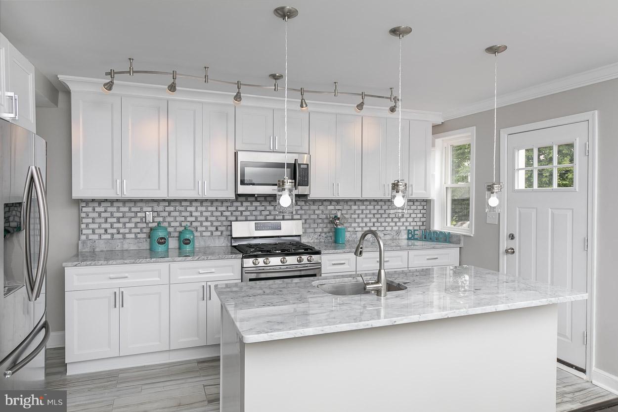 5719 Edgepark Road Baltimore, MD 21239 - Photo 2 of 24 Kitchen