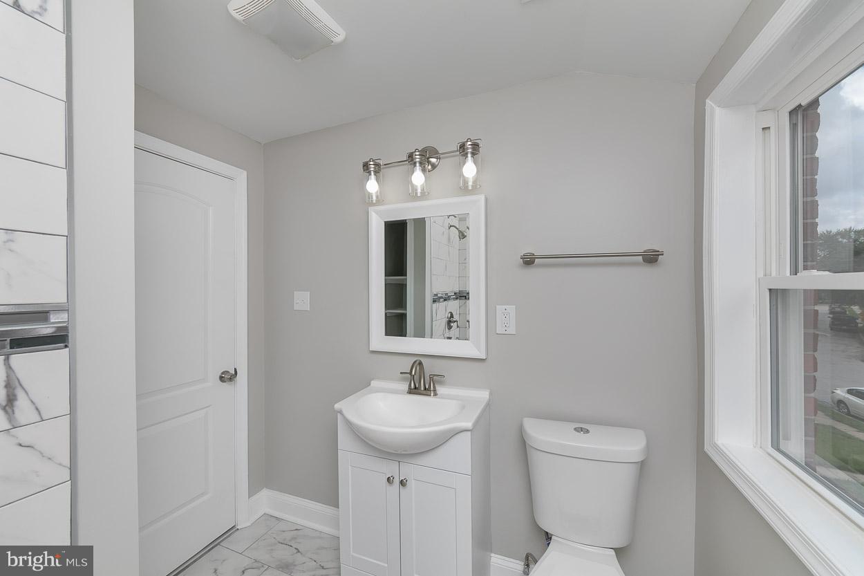 5719 Edgepark Road Baltimore, MD 21239 - Photo 15 of 24 Bath