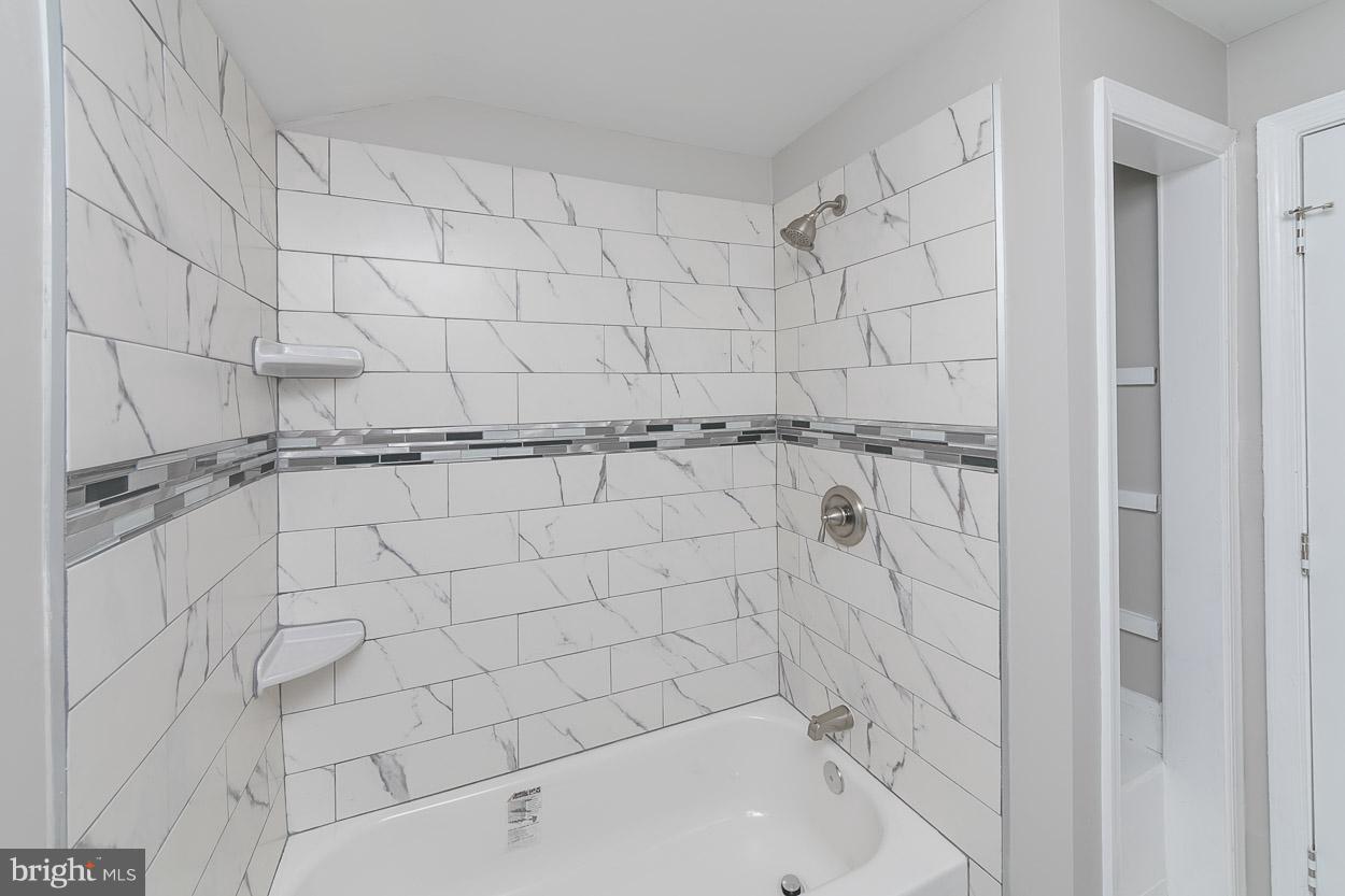 5719 Edgepark Road Baltimore, MD 21239 - Photo 16 of 24 Bath