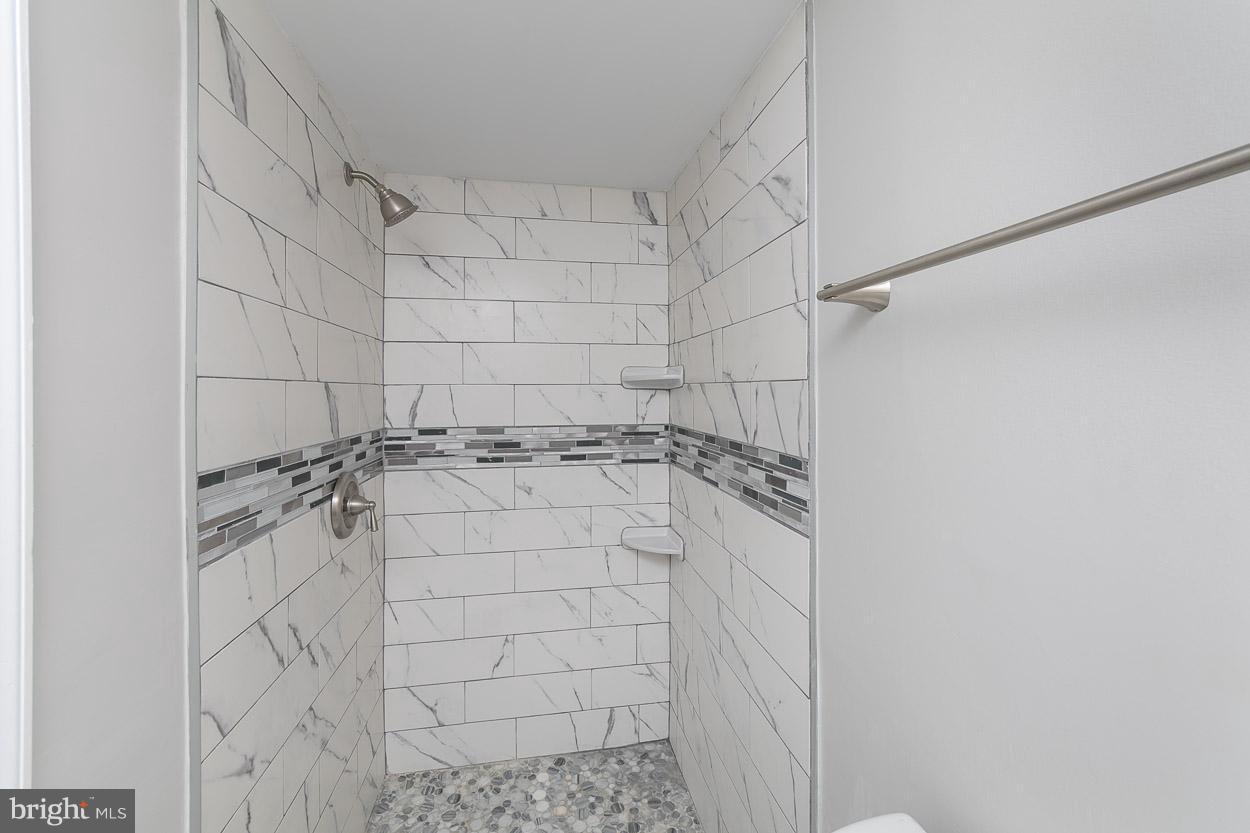 5719 Edgepark Road Baltimore, MD 21239 - Photo 21 of 24 Bath