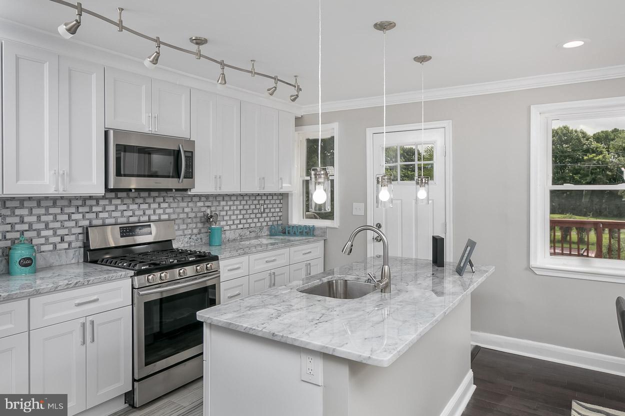 5719 Edgepark Road Baltimore, MD 21239 - Photo 4 of 24 Kitchen
