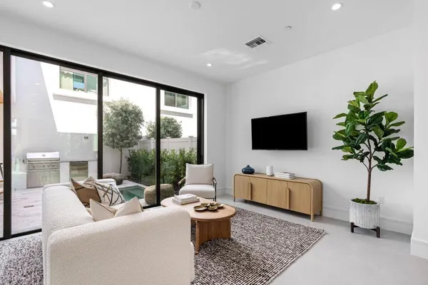 $10,500 | 1933 Dock Street, West Palm Beach, FL 33401